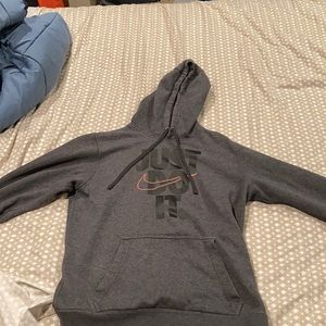 nike sweatshirt
